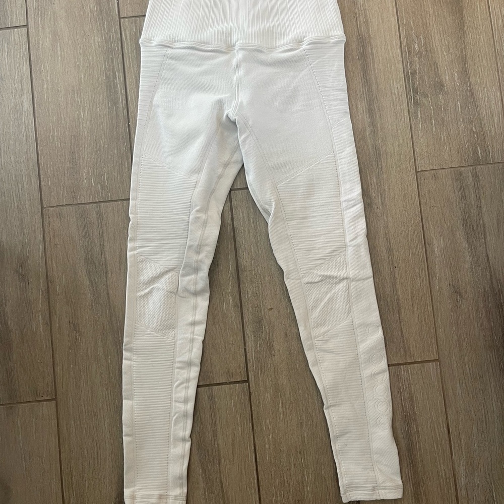 Avocado white moto leggings